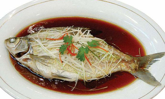 清蒸武昌鱼——中国传统名菜